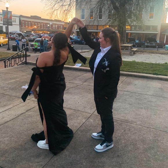 lesbian couple prom dresses Ohio high school elects a lesbian couple as prom king and queen